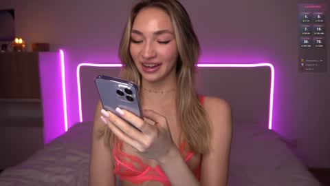 Snapshot of _secretdesire chatting on January 31, 9:59 pm Kat online show from January 31, 9:59 pm