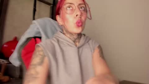 Selene online show from December 19, 2:46 pm