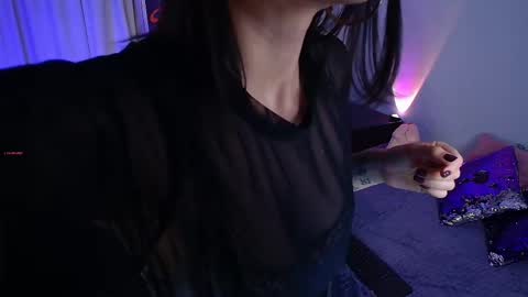 Laura online show from February 10, 2:15 am