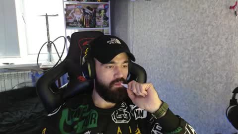 Snapshot of _serious_man chatting on November 14, 8:24 am Ask me online show from November 14, 8:24 am