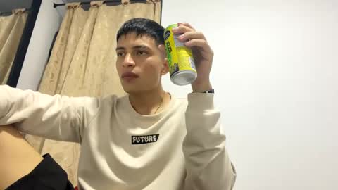 Juan Pablo-independent model online show from January 4, 4:44 am