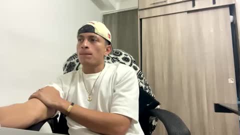 Juan Pablo-independent model online show from February 17, 6:42 am