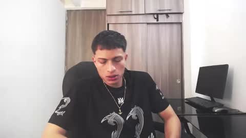 Juan Pablo-independent model online show from February 18, 9:31 pm