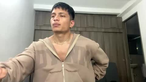 Juan Pablo-independent model online show from February 3, 3:04 am