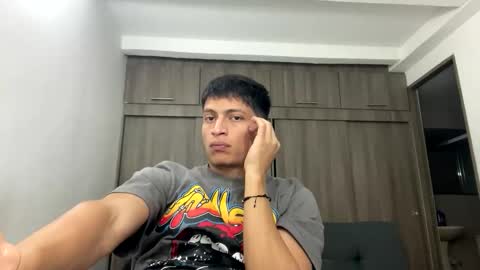 Juan Pablo-independent model online show from February 5, 6:40 am