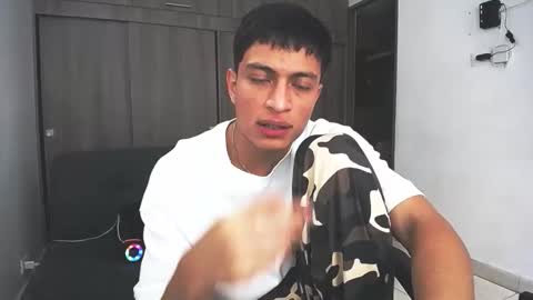 Juan Pablo-independent model online show from March 10, 8:14 pm