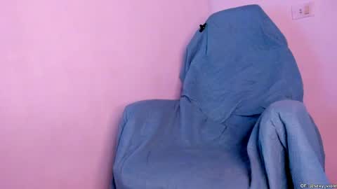 Violet online show from April 30, 8:57 pm