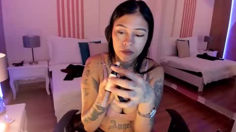 Sharlot online show from December 16, 2:44 pm