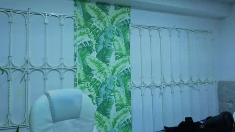 Snapshot of _sharlotte777 chatting on May 11, 1:17 pm _sharlotte777 online show from May 11, 1:17 pm