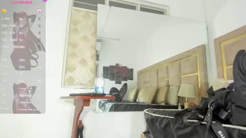 Snapshot of _shirleyy_ chatting on August 1, 6:29 pm Shirley online show from August 1, 6:29 pm
