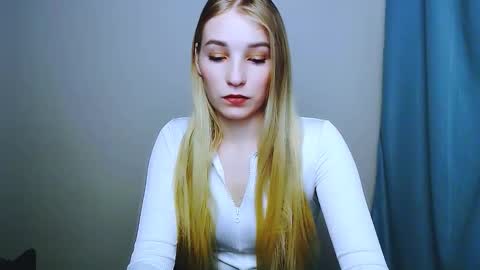 Snapshot of _snow_queen__ chatting on November 25, 8:09 pm Rachel online show from November 25, 8:09 pm