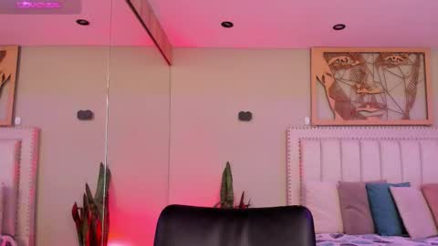    640  200   online show from October 20, 7:25 pm