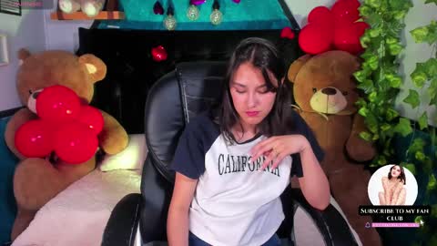 Sophie  online show from February 19, 8:20 pm