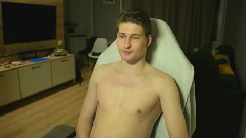 Snapshot of _sopranos_ chatting on December 1, 12:21 pm OLIVERpvt is open online show from December 1, 12:21 pm