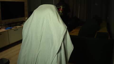 Snapshot of _sopranos_ chatting on December 14, 12:10 pm OLIVERpvt is open online show from December 14, 12:10 pm