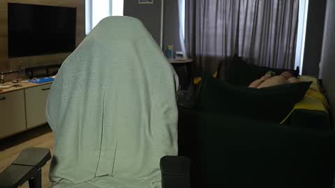 OLIVERpvt is open online show from February 25, 12:04 pm