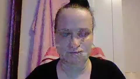 Snapshot of _squirty_pussyyy_ chatting on February 23, 6:23 pm Melisa online show from February 23, 6:23 pm