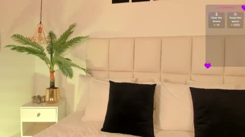 Steff online show from April 29, 5:11 am