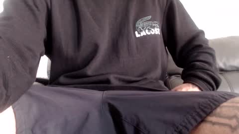 Snapshot of _str8_sancho chatting on February 14, 6:40 pm Originally str8 sancho but cant access account online show from February 14, 6:40 pm