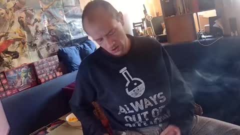 Snapshot of _svenerd87___ chatting on December 17, 12:44 pm Sven online show from December 17, 12:44 pm