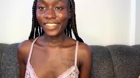 Snapshot of _sweejewel chatting on October 24, 10:33 am _sweejewel online show from October 24, 10:33 am