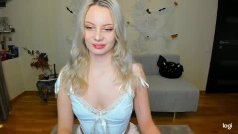 Snapshot of _sweet_addiction_ chatting on November 12, 11:32 am Marie online show from November 12, 11:32 am