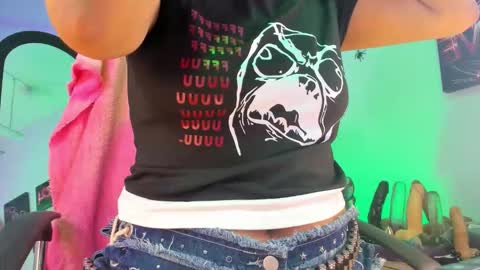 Snapshot of _sweet_kuromi chatting on November 16, 4:51 am Kuromi online show from November 16, 4:51 am