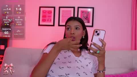 Snapshot of _sweet_vict0ria1 chatting on June 14, 2:35 am 0900 p.m a 0500 a.m Colombia time UTC -5 online show from June 14, 2:35 am