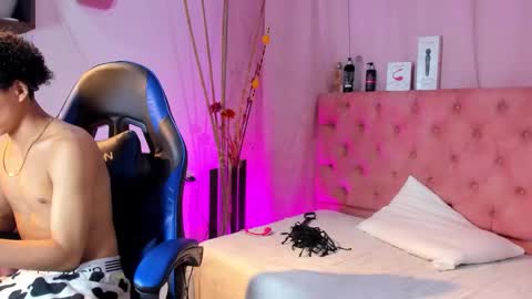 Snapshot of _taylor_black chatting on March 22, 10:24 pm Taylor online show from March 22, 10:24 pm