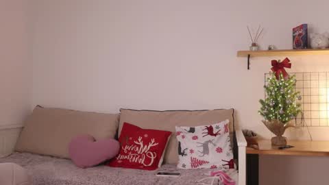 Annie online show from January 11, 7:28 am