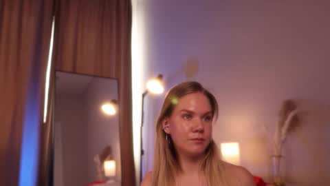 Annie online show from March 11, 7:48 am