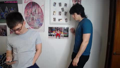 Snapshot of _the_neighbors chatting on December 26, 1:32 pm Scot y Patrick online show from December 26, 1:32 pm