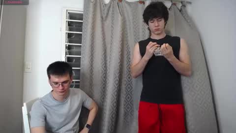 Snapshot of _the_neighbors chatting on September 19, 12:02 am Scot y Patrick online show from September 19, 12:02 am