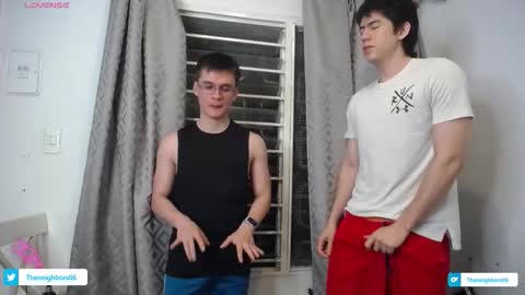 Snapshot of _the_neighbors chatting on October 13, 12:54 am Scot y Patrick online show from October 13, 12:54 am