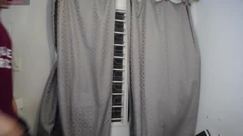 Snapshot of _the_neighbors chatting on October 17, 12:36 am Scot y Patrick online show from October 17, 12:36 am