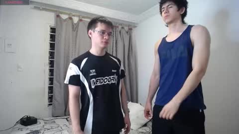 Snapshot of _the_neighbors chatting on October 29, 1:30 am Scot y Patrick online show from October 29, 1:30 am