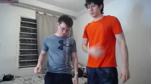 Snapshot of _the_neighbors chatting on November 4, 12:10 am Scot y Patrick online show from November 4, 12:10 am