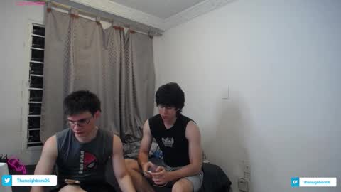 Snapshot of _the_neighbors chatting on November 17, 11:32 pm Scot y Patrick online show from November 17, 11:32 pm