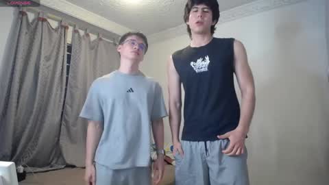 Scot y Patrick online show from April 26, 11:24 pm
