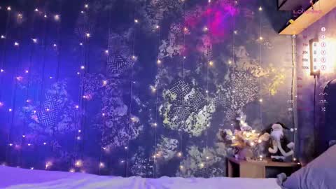 _thenightmoon_ online show from December 18, 1:55 am