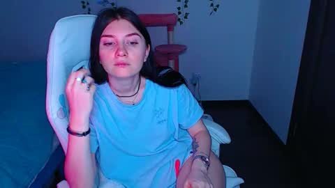 Snapshot of _thesamedaniellatrue_ chatting on December 4, 7:11 pm _thesamedaniellatrue_ online show from December 4, 7:11 pm