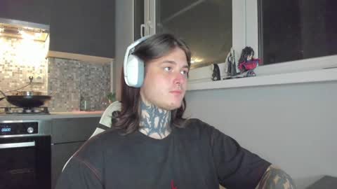 _torfin_ online show from March 7, 1:53 am