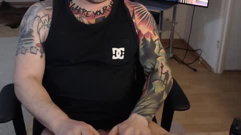 _trythis_ online show from April 30, 9:19 pm