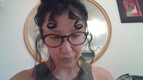 _tutti_frutti_ online show from September 13, 6:35 am