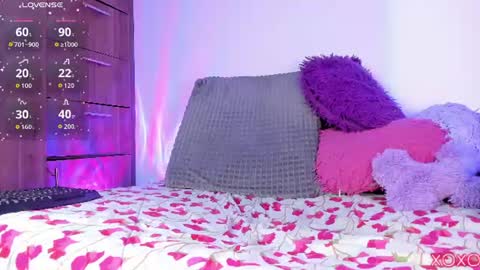 Snapshot of _urcutekitty chatting on August 1, 3:06 am online show from August 1, 3:06 am