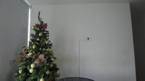 Anastasia Vahos online show from December 30, 5:44 pm