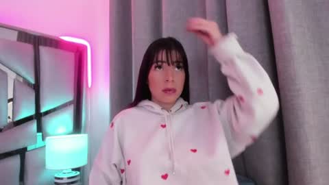 _valeria_saenz_ online show from June 15, 3:09 am