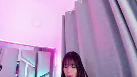 _valeria_saenz_ online show from July 27, 3:02 am