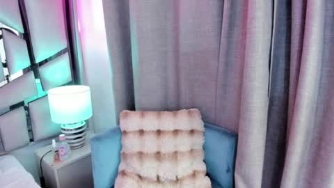 _valeria_saenz_ online show from July 30, 3:38 am