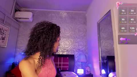 Snapshot of _vennuss_ chatting on November 25, 5:18 am Venus online show from November 25, 5:18 am